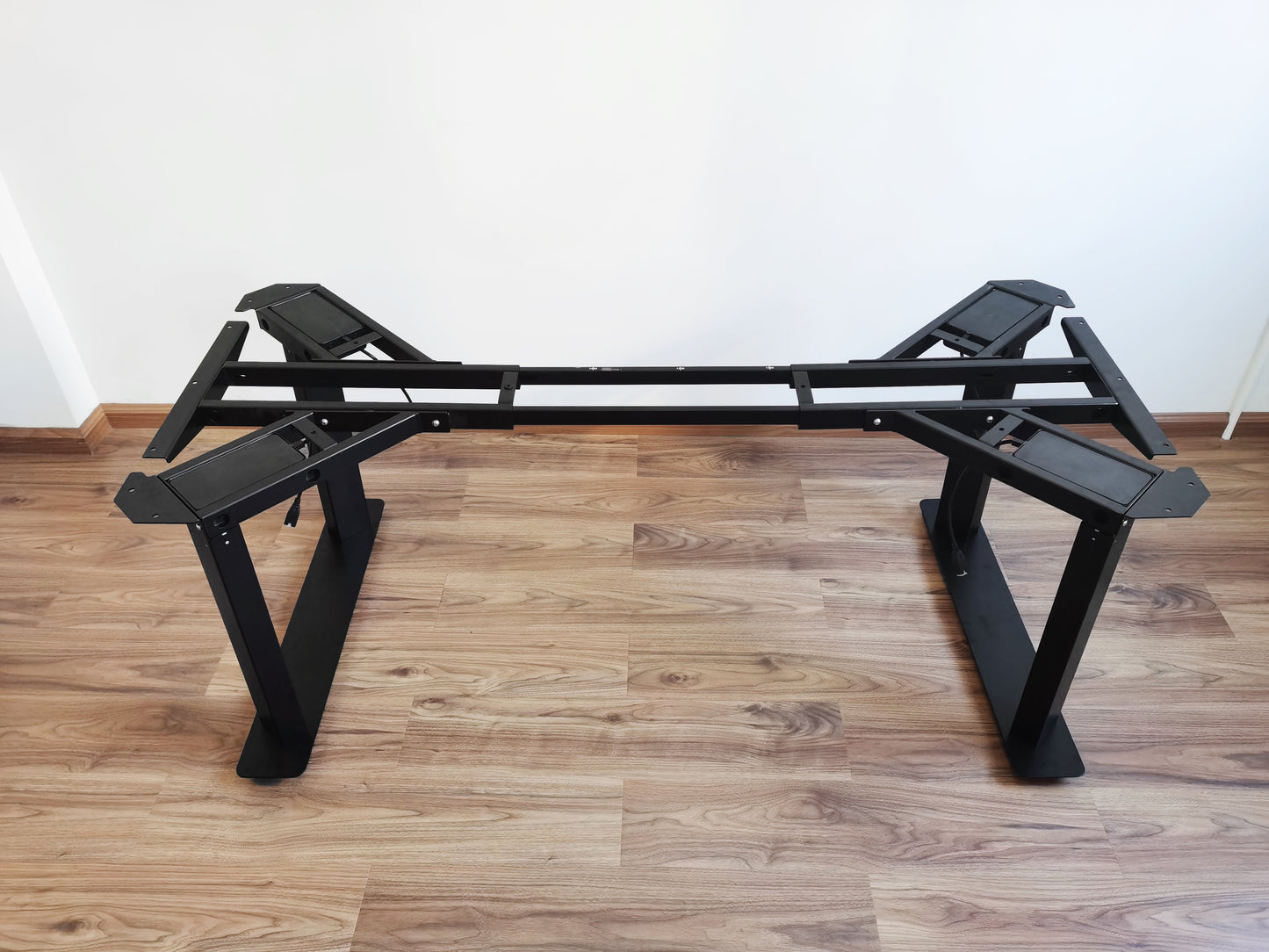 VWINDESK VJ401 Cadre de bureau d'angle debout à quatre pieds (colonnes) électrique réglable en hauteur uniquement avec quatre moteurs, base ergonomique en acier réglable en hauteur avec clavier à mémoire numérique (noir)