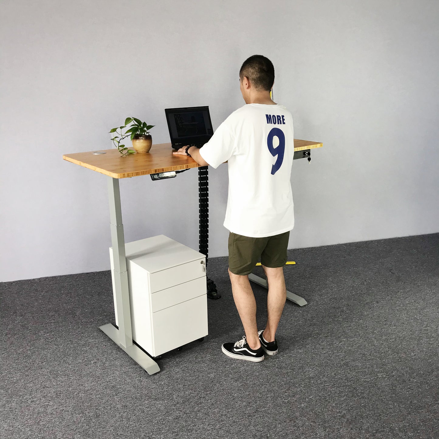VWINDESK Mesa de escritorio de bambú natural de 80 pulgadas solamente, a juego con marco de escritorio eléctrico ajustable, duradera, sostenible con orificios para ojales de 80 mm (80" x 30" x 1") ángulos redondos